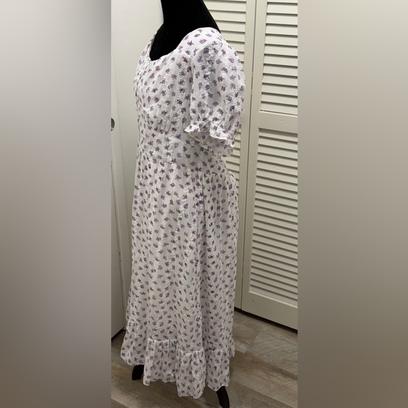 Ivy City Co Floral White and Purple Dress - Picture 5 of 12
